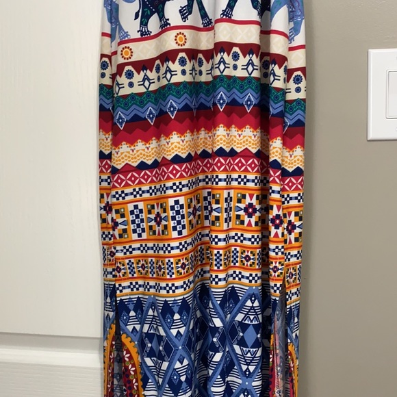 Beautiful dress - Picture 3 of 6